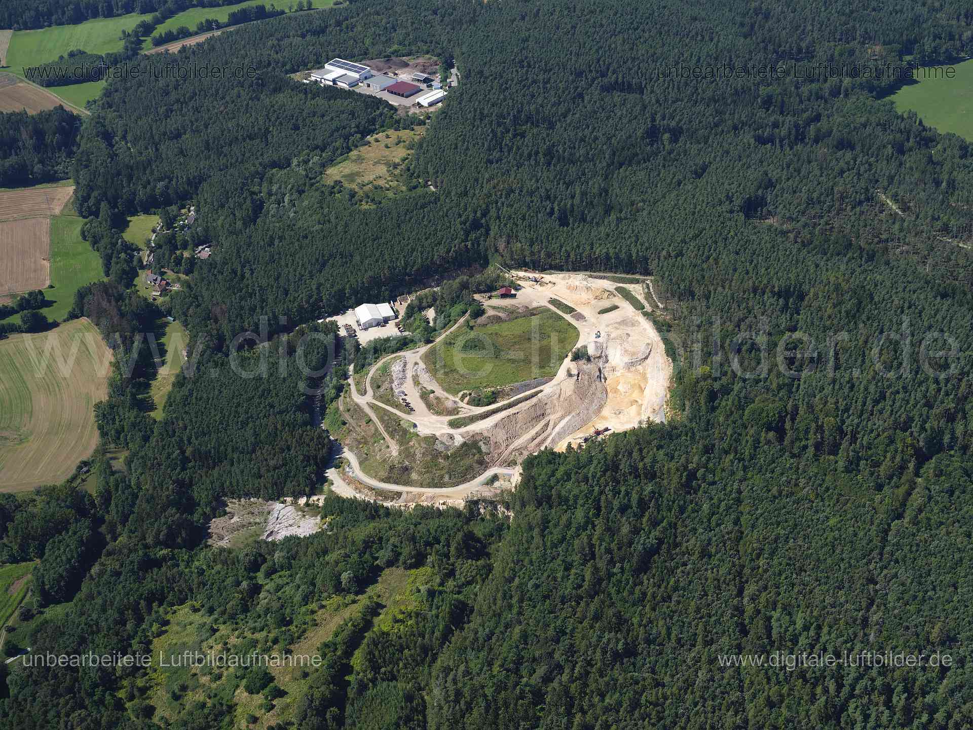 Luftaufnahme Deponie Forstmühle Lauterbach in Forkendorf | Oberfranken, Bayern
