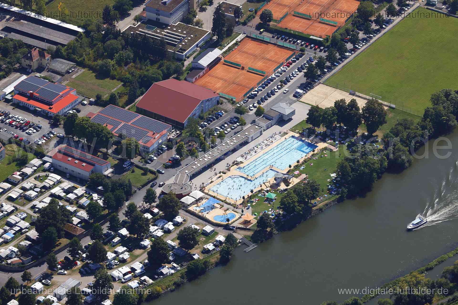 Luftaufnahme Freibad Karlstadt in Karlstadt | Unterfranken, Bayern