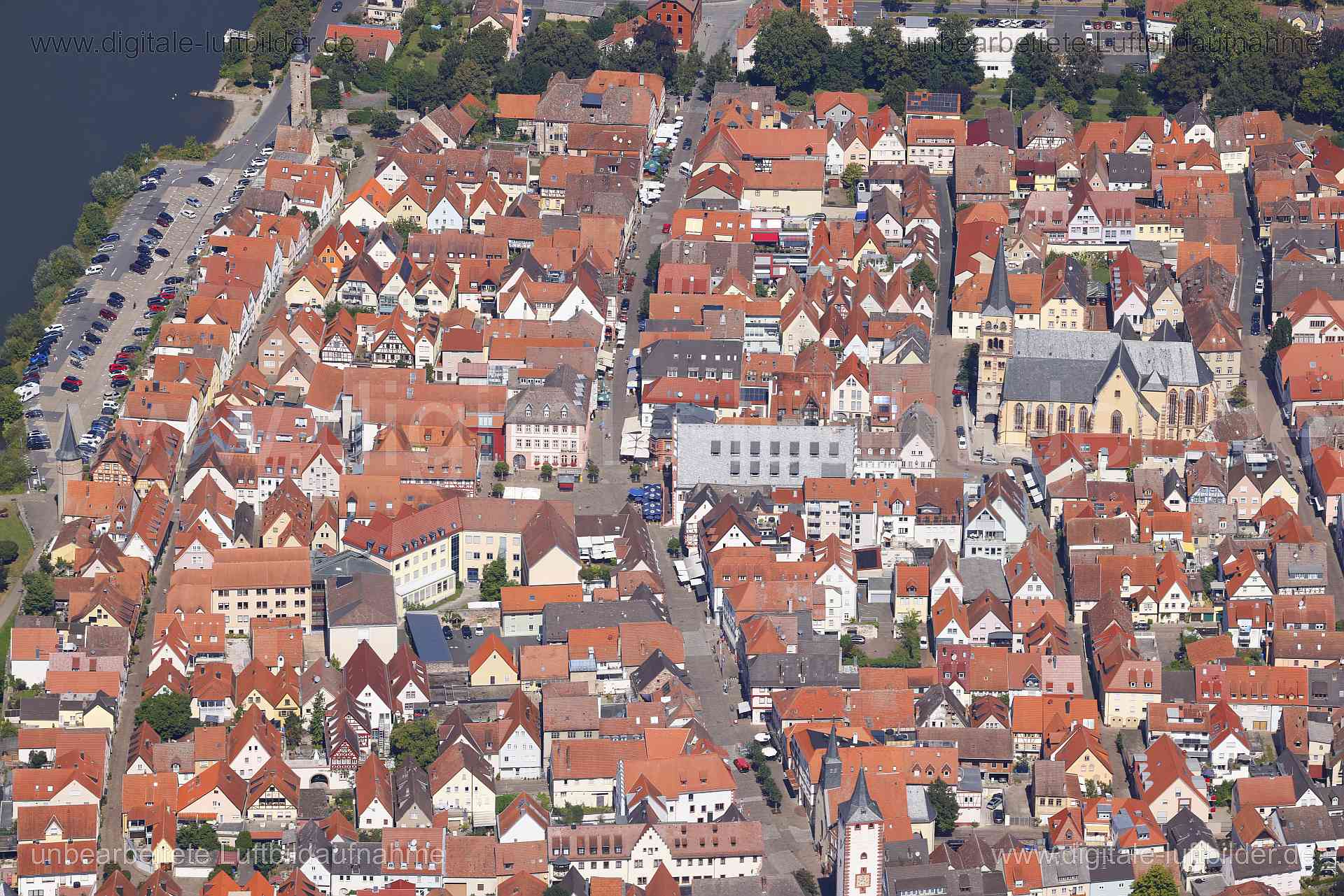 Luftaufnahme Karlstadt - Marktplatz in Karlstadt | Unterfranken, Bayern