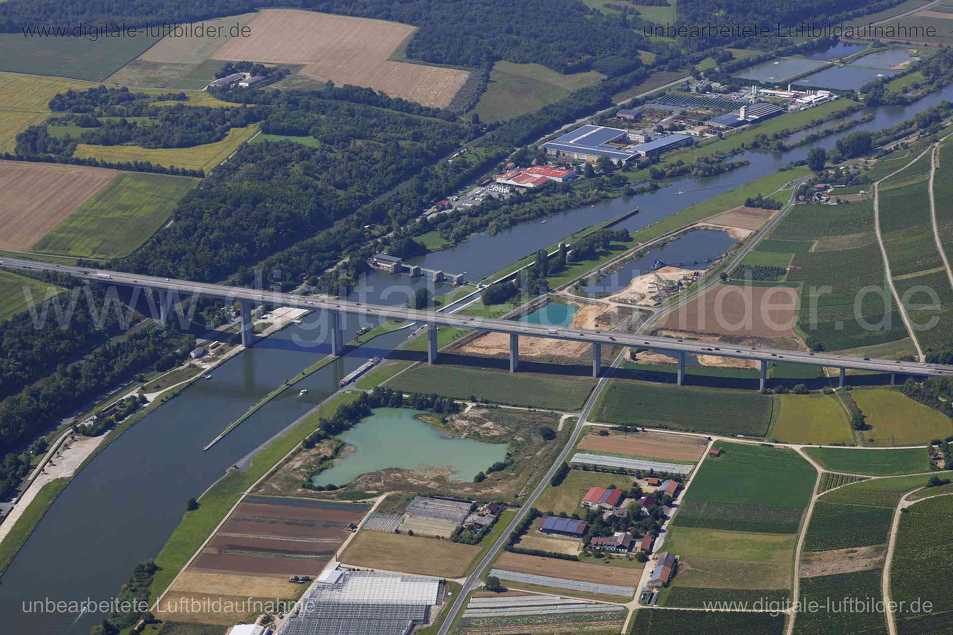 Luftaufnahme Mainbrücke Marktbreit in Marktbreit | Unterfranken, Bayern