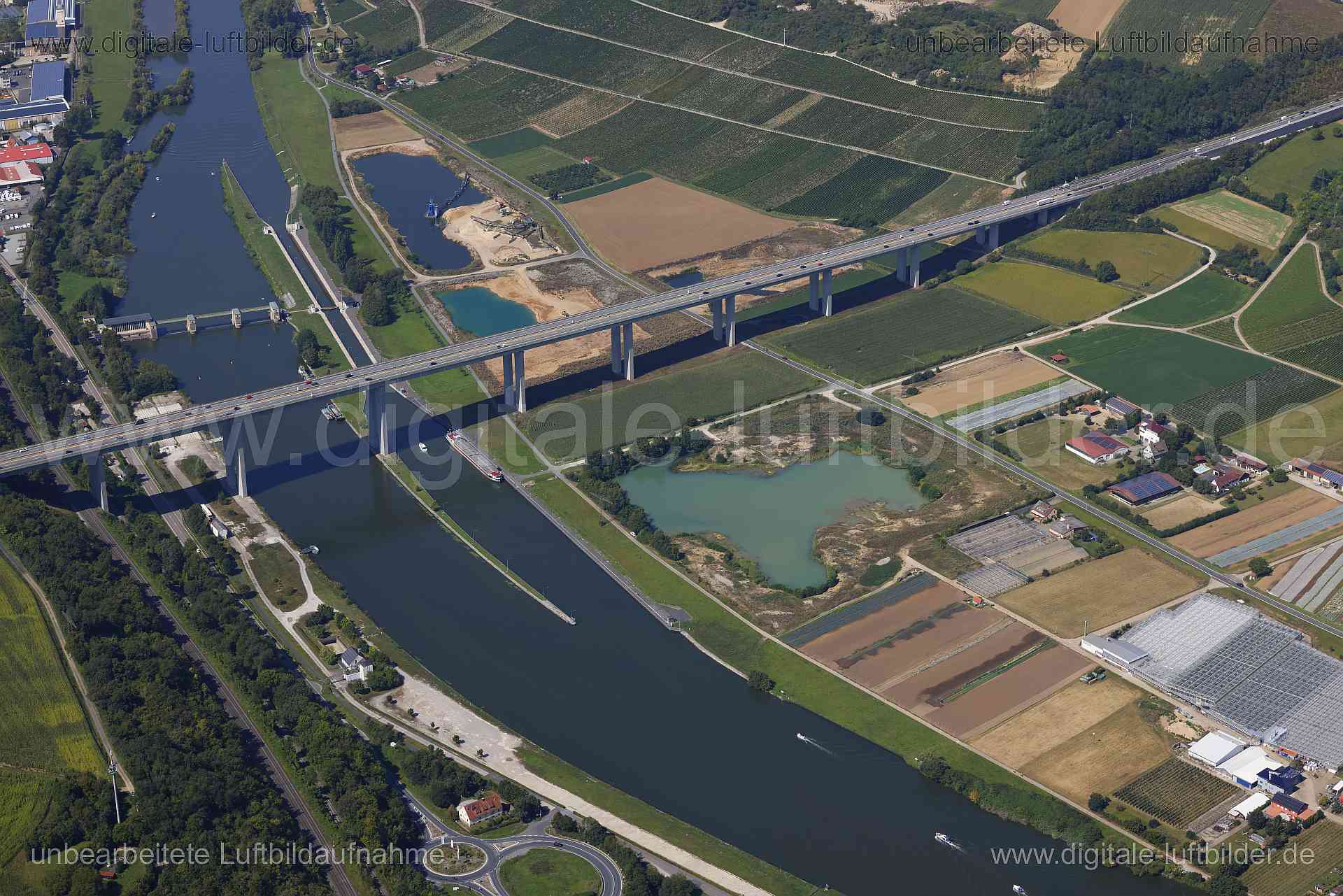 Luftaufnahme Mainbrücke Marktbreit in Marktbreit | Unterfranken, Bayern