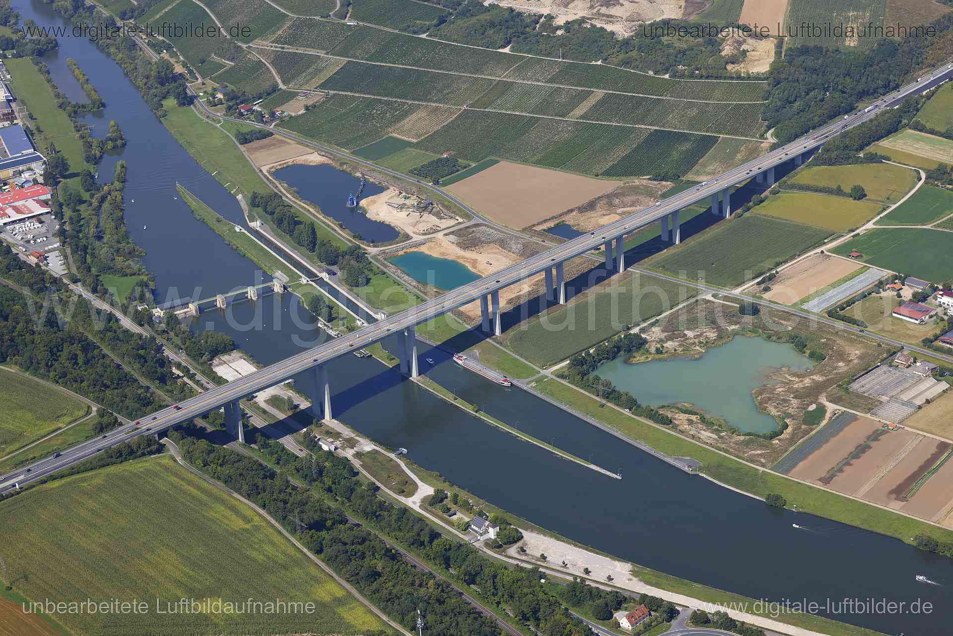 Luftaufnahme Mainbrücke Marktbreit in Marktbreit | Unterfranken, Bayern