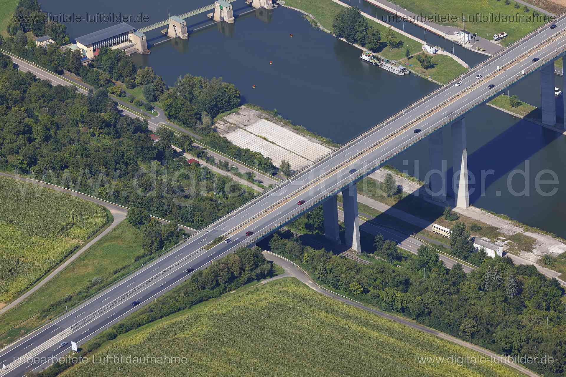 Luftaufnahme Mainbrücke Marktbreit in Marktbreit | Unterfranken, Bayern