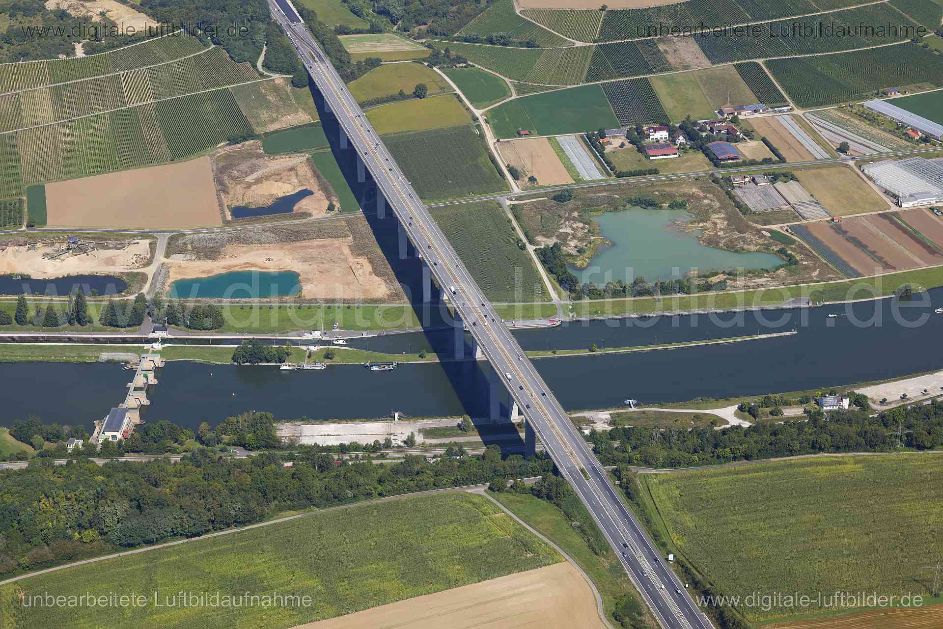 Luftaufnahme Mainbrücke Marktbreit in Marktbreit | Unterfranken, Bayern