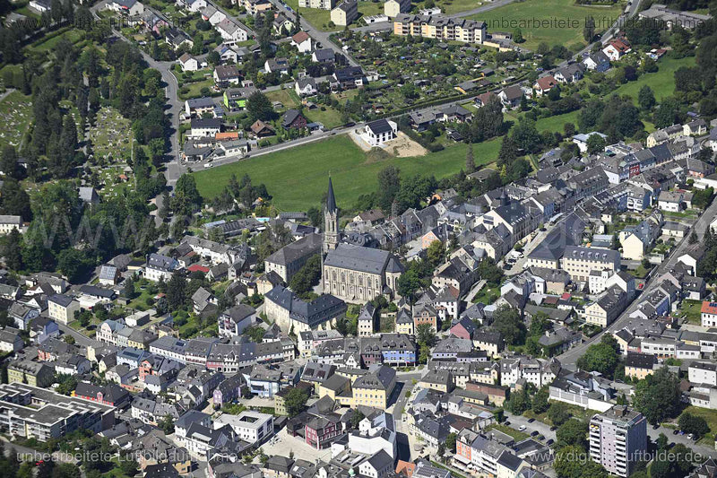 Luftaufnahme Münchberg - Stadtkirche Peter und Paul in Münchberg | Oberfranken, Bayern