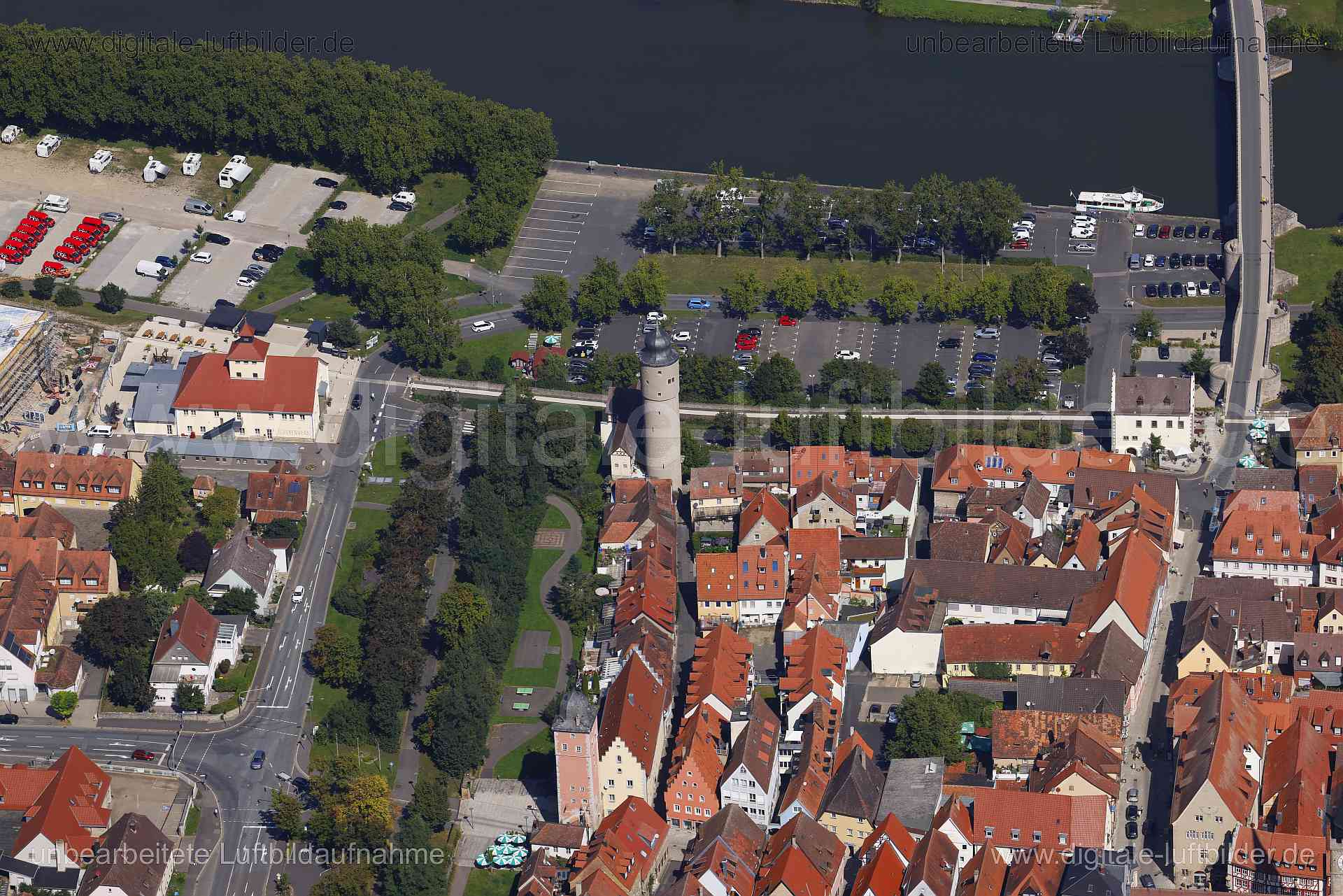 Luftaufnahme Ochsenfurt - Taubenturm in Ochsenfurt | Unterfranken, Bayern