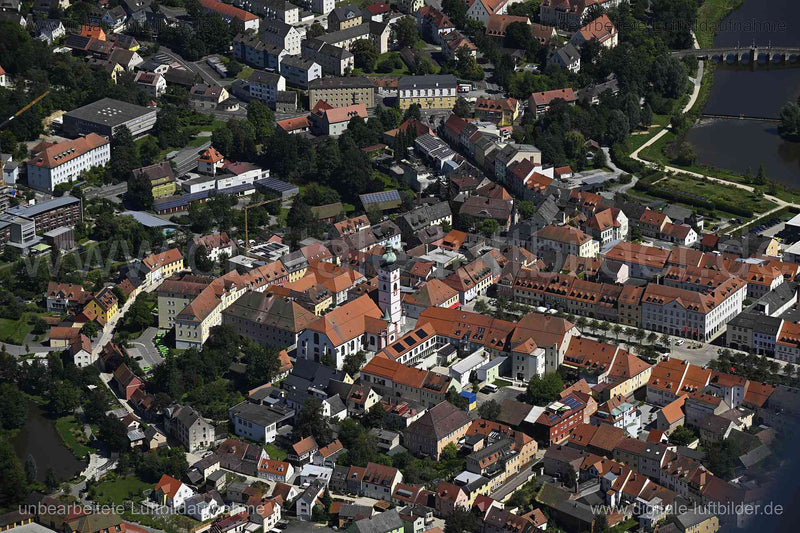 Luftaufnahme St. Michael Kirche in Tirschenreuth | Oberpfalz, Bayern