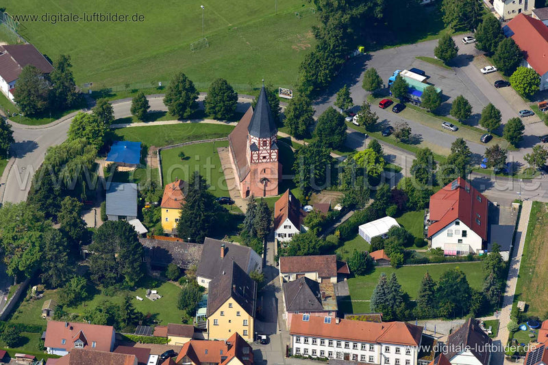 Luftaufnahme Pfarrkirche Allerheiligen in Allersberg | Mittelfranken, Bayern