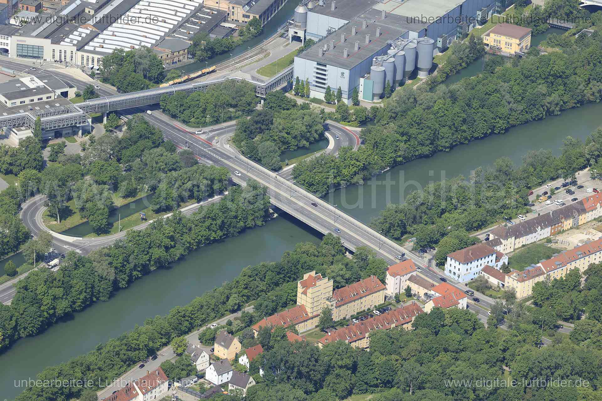 Luftbild - MAN-Brücke, Ort: Augsburg, Tags: MAN-Brücke, Brücke, Lech, ...