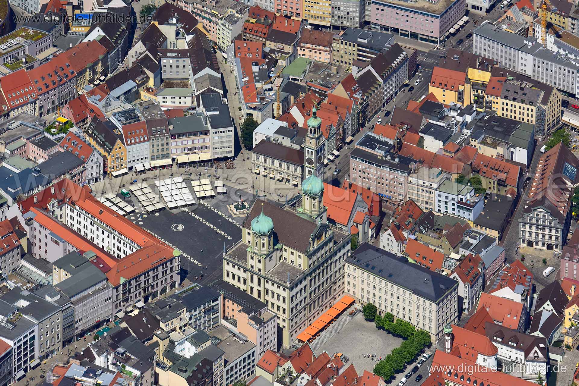 Luftaufnahme Rathausplatz in Augsburg | Schwaben, Bayern
