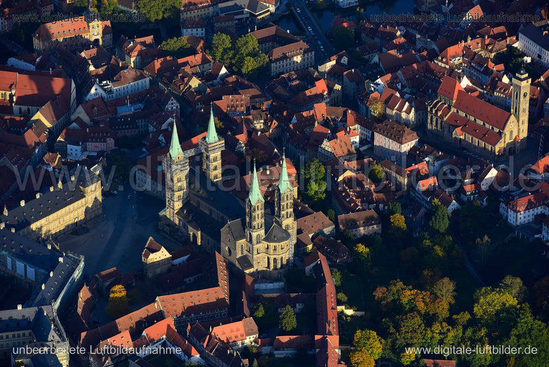 Titel: Bamberger Dom, Bildnummer: n358290, Ort / Stadt: Bamberg, (Land)Kreis: kreisfreie Stadt Bamberg, Regierungsbezirk: Oberfranken, Bundesland: Bayern, Aufnahmedatum: 14.10.2019, Schlagwörter: Luftbild, Luftbilder, Luftbildfotografie, Luftaufnahme, Luftbildaufnahme, Luftfoto, Vogelperspektive, Vogelansicht, Deutschland, Schräg- und Senkrecht-Luftaufnahmen, Orthofotografie, Bamberger Dom, Kirche, Kirchtürme, Domplatz, Diözesanmuseum, Neue Residenz, Monat: Oktober, Jahreszeit: Herbst, Tageszeit
