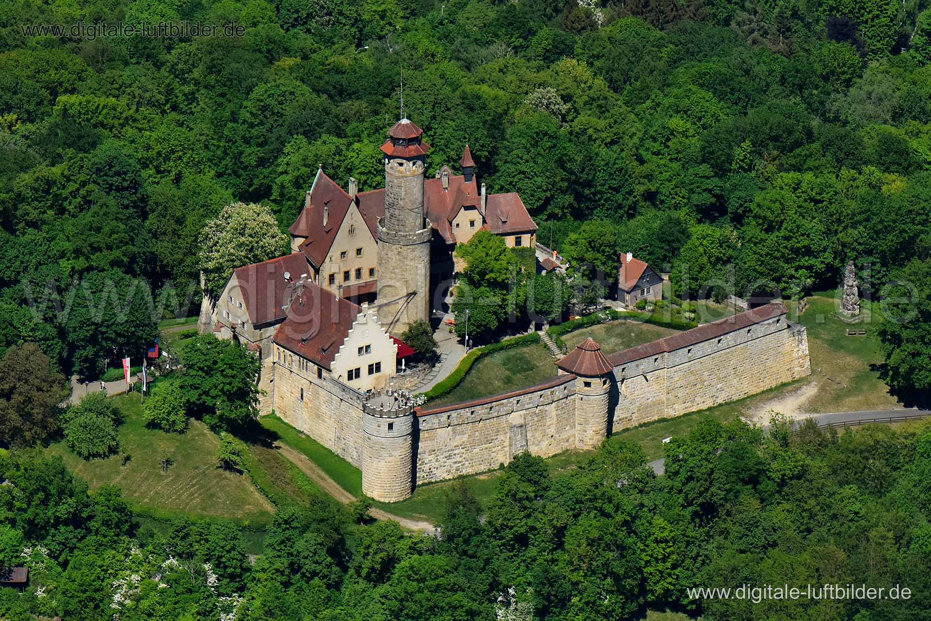 Luftaufnahme Burg Altenburg in Bamberg | Oberfranken, Bayern