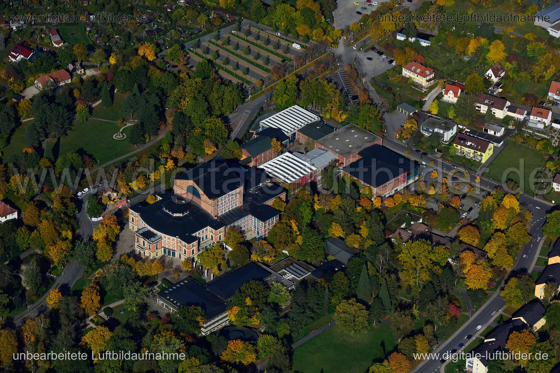 Luftaufnahme Bayreuther Festspielhaus in Bayreuth | Oberfranken, Bayern