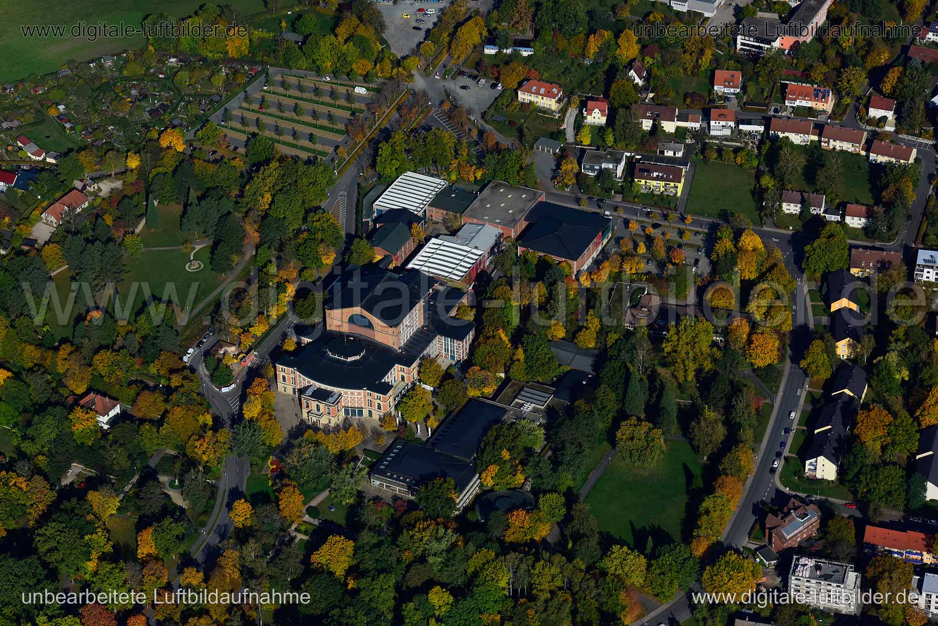 Luftaufnahme Bayreuther Festspielhaus in Bayreuth | Oberfranken, Bayern