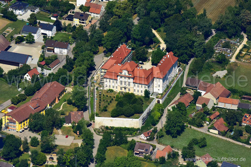 Luftaufnahme Schloss Bertoldsheim in Bertoldsheim | Oberbayern, Bayern