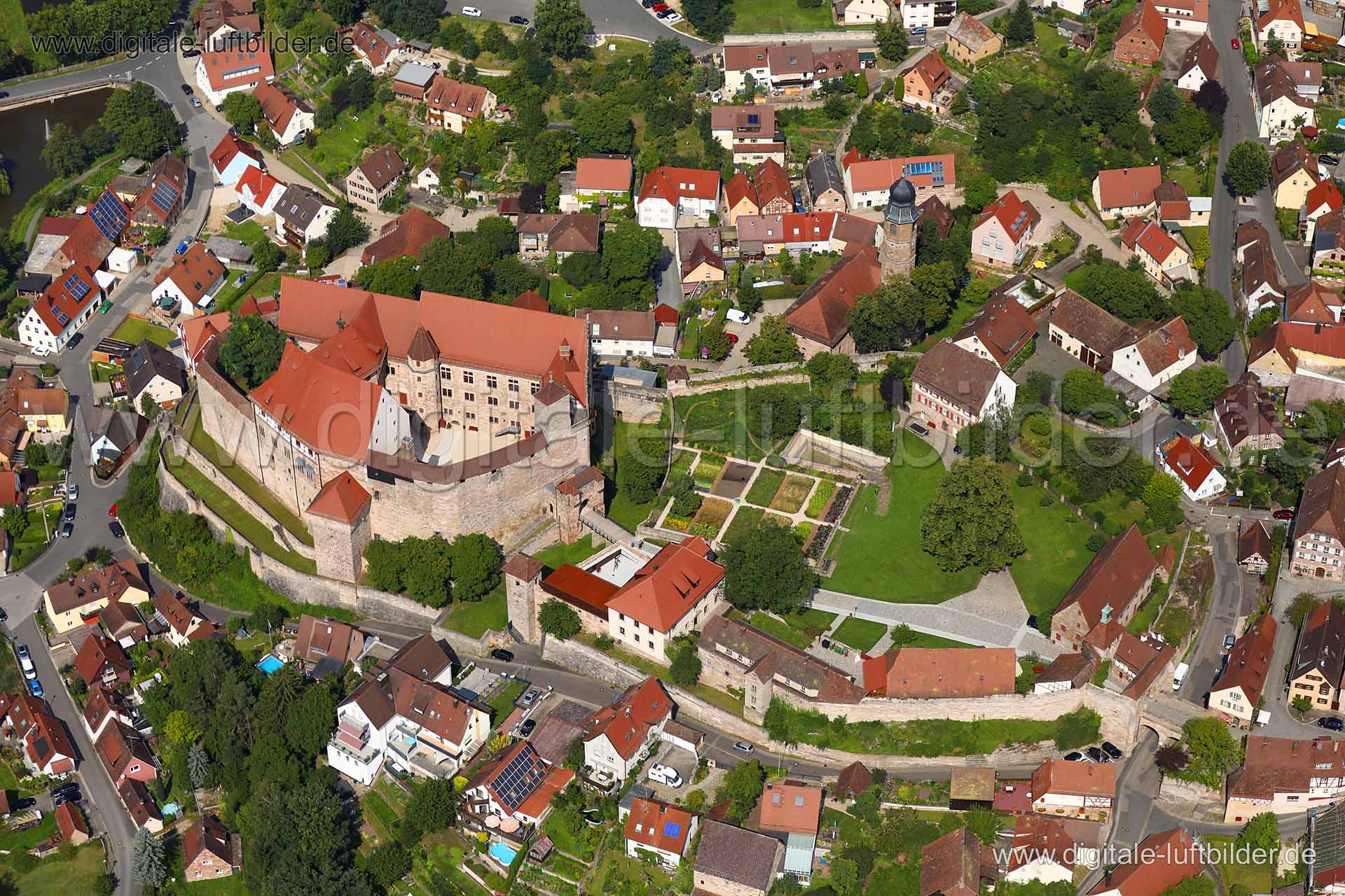 Luftbild Cadolzburg Hohenzollernburg Burganlage
