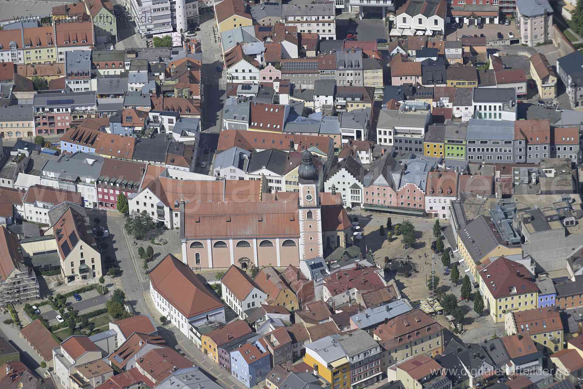 Luftaufnahme Pfarrkirche St. Jakob in Cham | Oberpfalz, Bayern