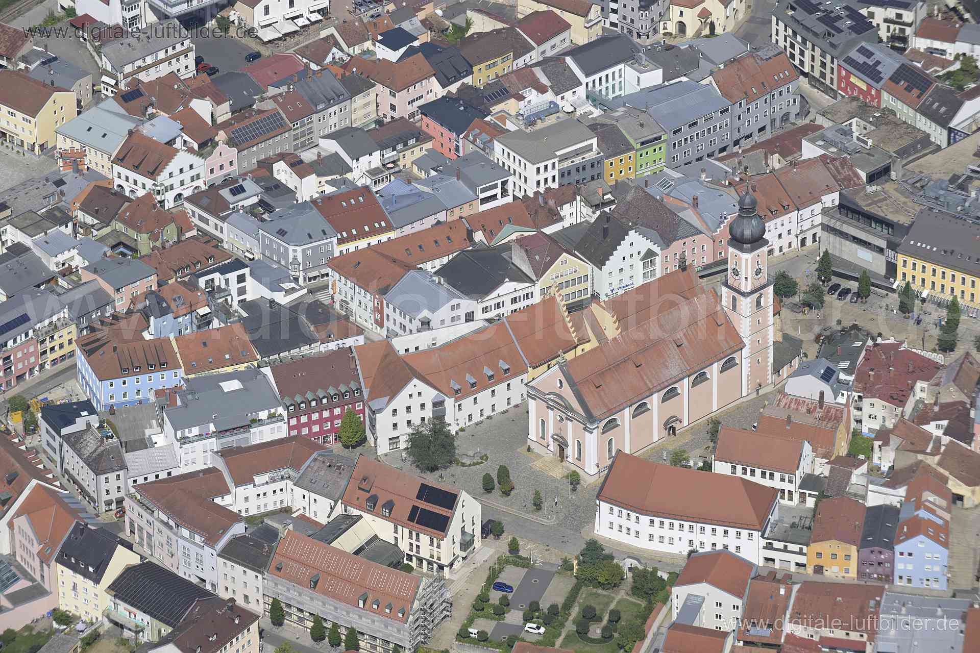 Luftaufnahme Pfarrkirche St. Jakob in Cham | Oberpfalz, Bayern