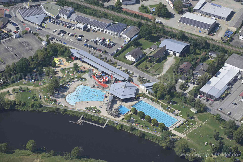 Luftaufnahme Wellenfreizeitbad Cham in Cham | Oberpfalz, Bayern