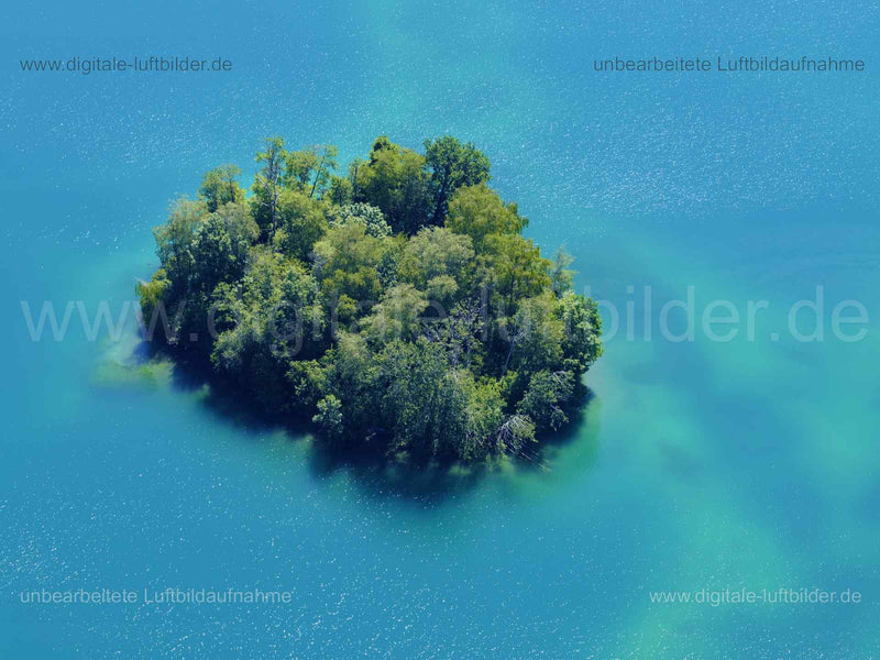 Titel: Waldschwaigsee, Bildnummer: f483211, Ort / Stadt: Dachau, (Land)Kreis: Landkreis Dachau, Regierungsbezirk: Oberbayern, Bundesland: Bayern, Aufnahmedatum: 14.06.2022, Schlagwörter: Luftbild, Luftbilder, Luftbildfotografie, Luftaufnahme, Luftbildaufnahme, Luftfoto, Luftbildarchiv, Luftbildsuche, Vogelperspektive, Vogelansicht, Deutschland, , Waldschwaigsee, Weiher, See, Gewässer, Hadlinger Weg, Insel, Monat: Juni, Jahreszeit: Sommer, Tageszeit: Vormittag / Mittag, Jahr: 2022, Flug ID: 20220