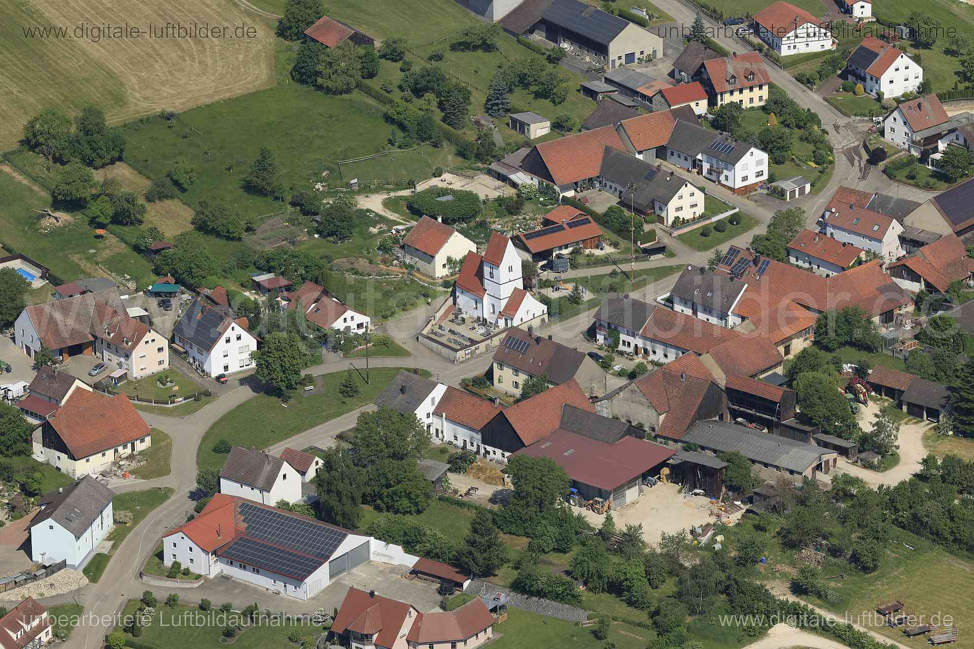 Luftbild - Natterholz, Ort: Daiting, Tags: St. Johannes der Täufer Kirche, Kirche, Dorf, ...