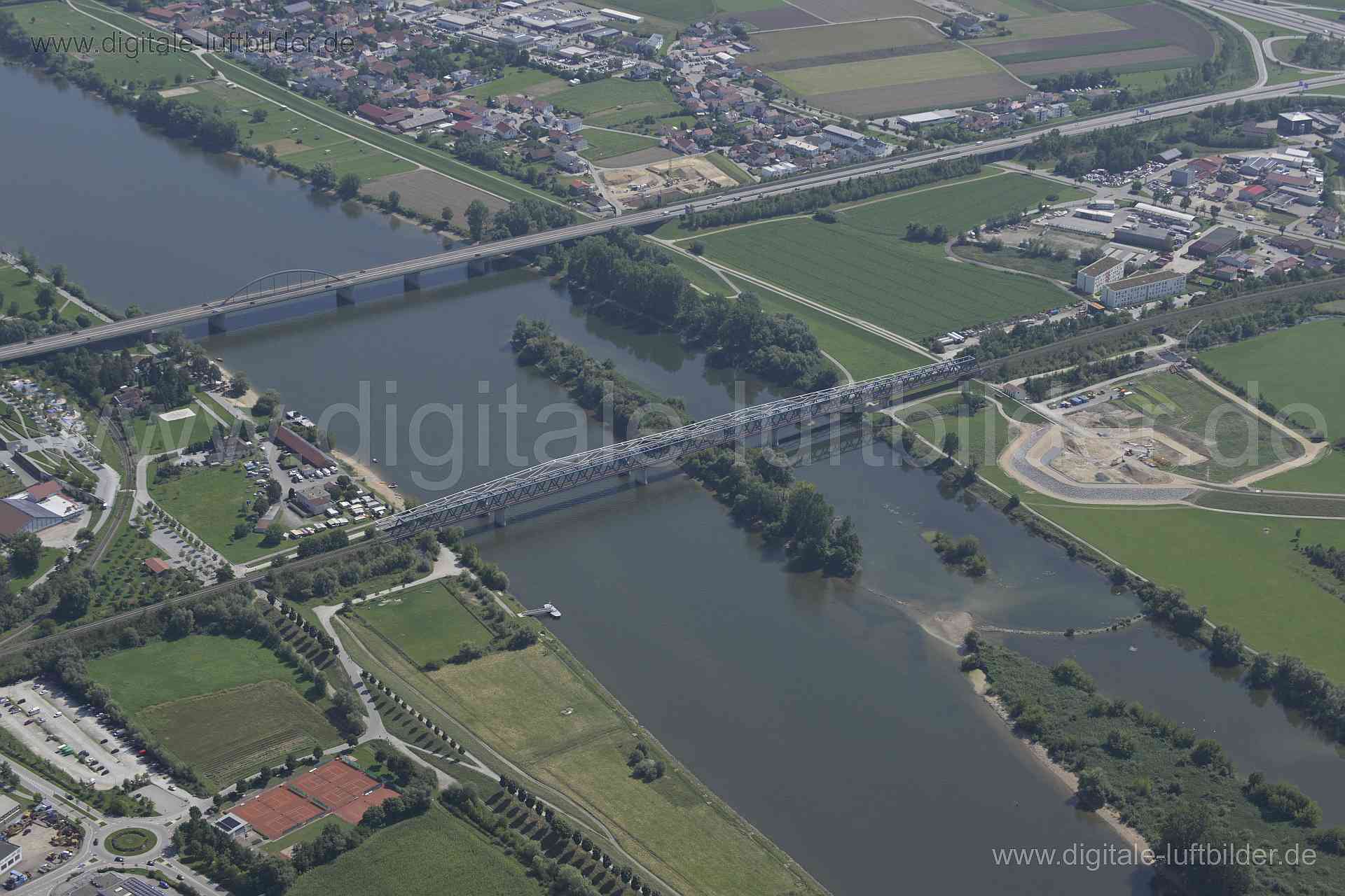 Luftaufnahme Donaubrücke Fischerdorf in Deggendorf | Niederbayern, Bayern