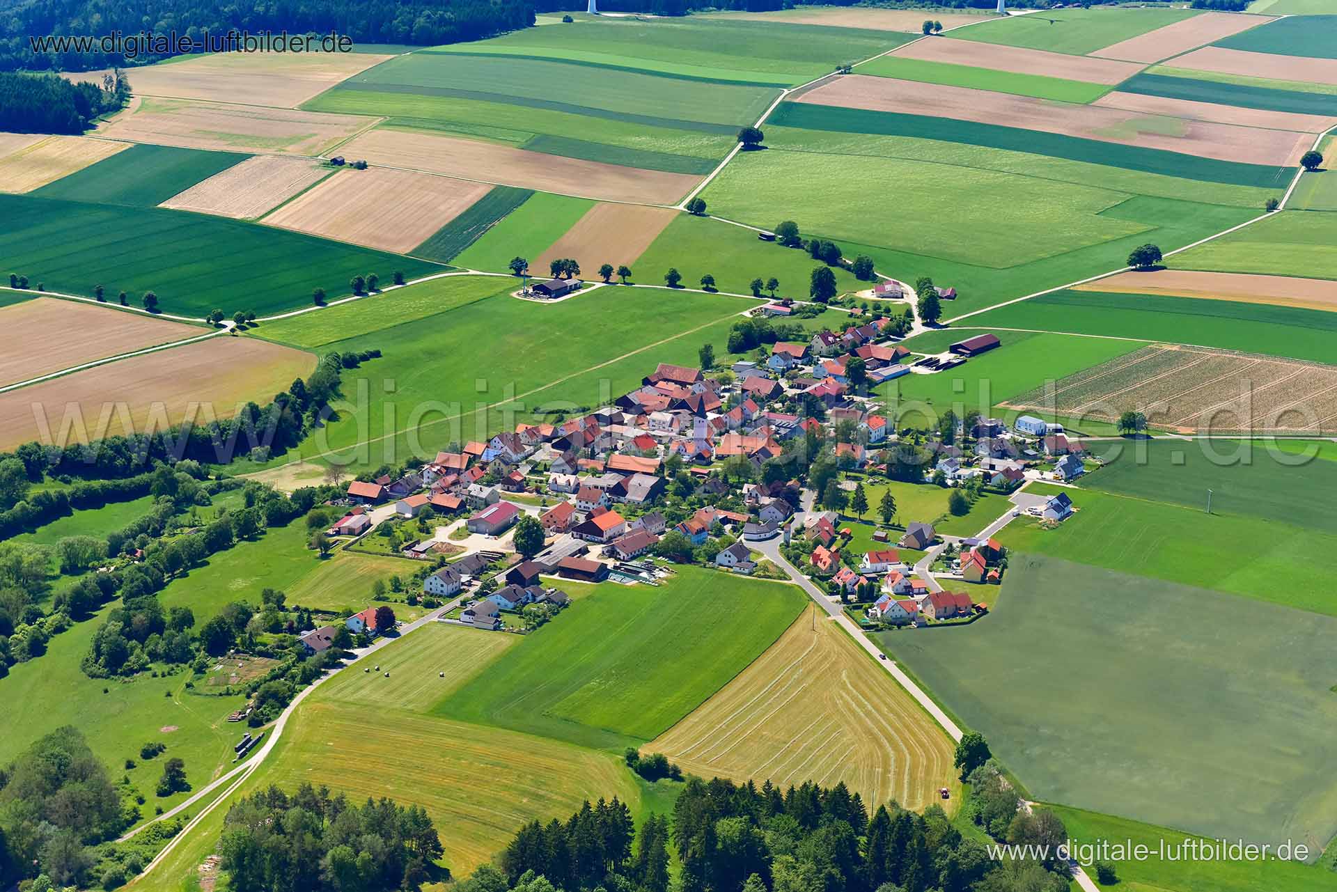 Luftaufnahme Leutenbach in Deining | Oberpfalz, Bayern