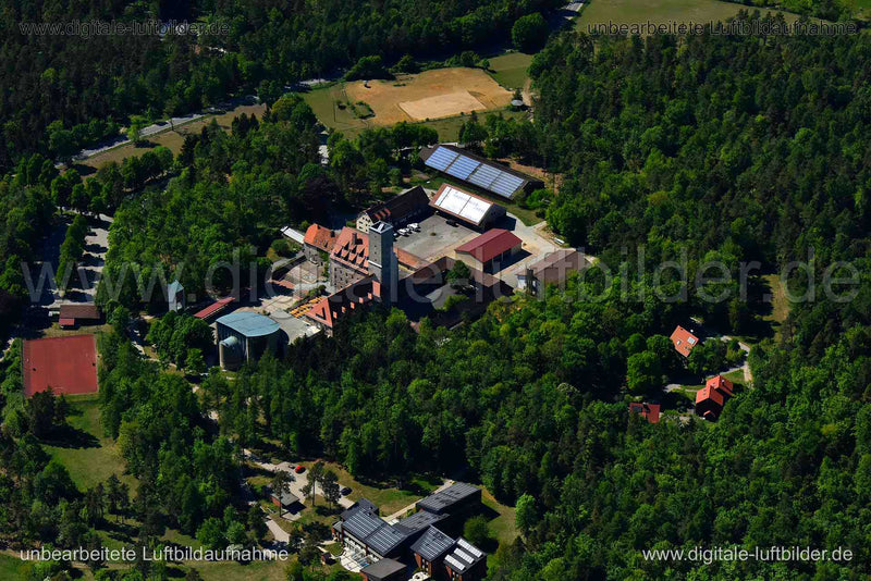 Luftaufnahme Burg Feuerstein in Ebermannstadt | Oberfranken, Bayern