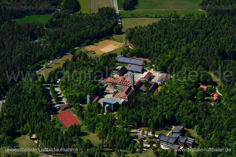 Luftaufnahme Burg Feuerstein in Ebermannstadt | Oberfranken, Bayern
