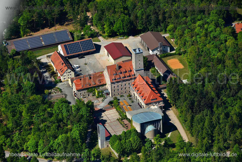 Luftaufnahme Burg Feuerstein in Ebermannstadt | Oberfranken, Bayern