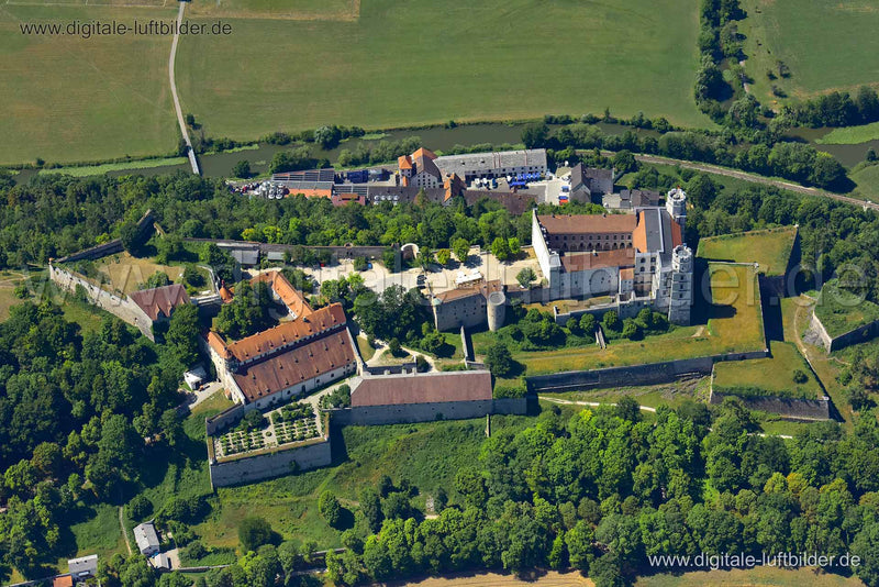 Luftaufnahme Willibaldsburg in Eichstätt | Oberbayern, Bayern
