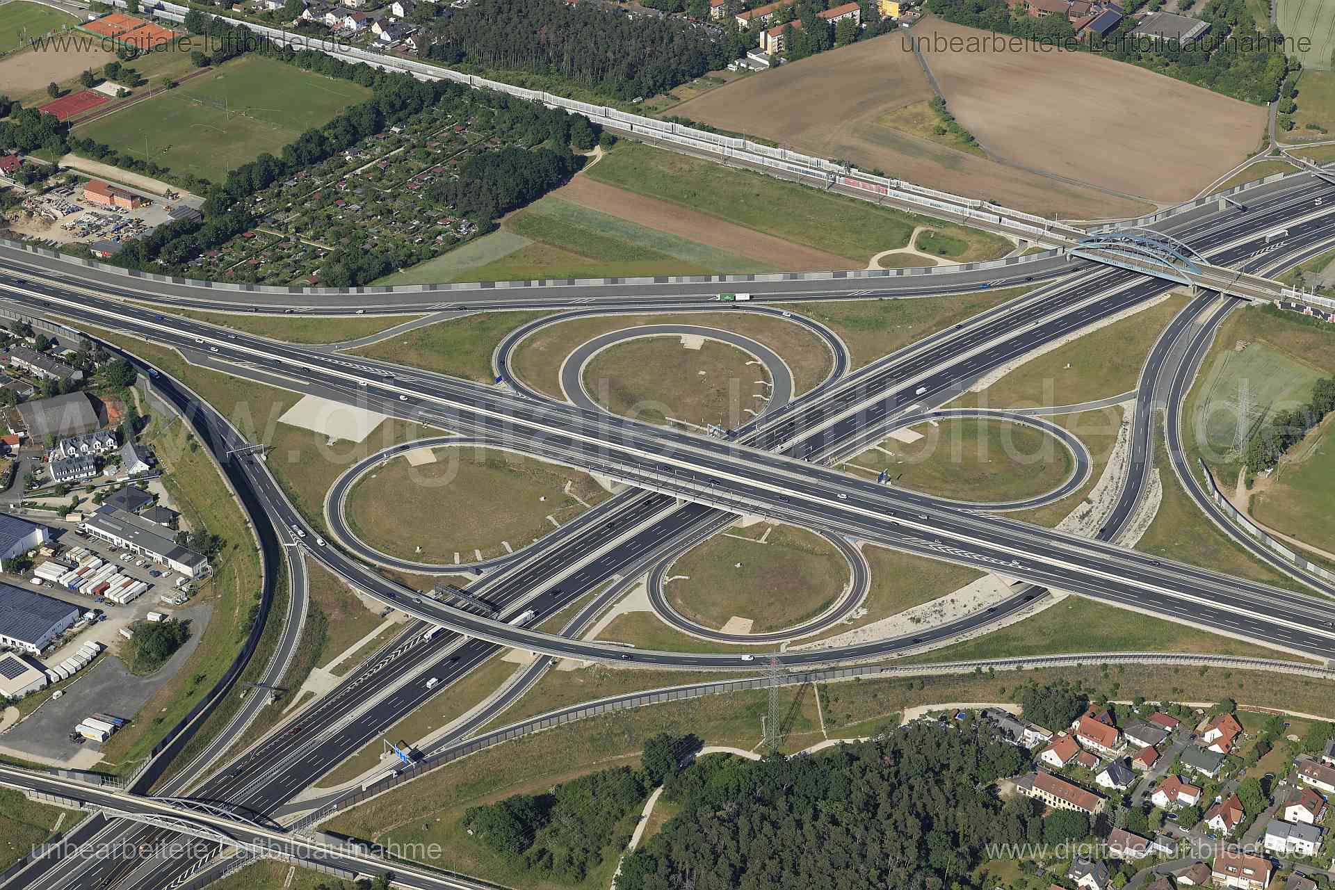 Luftbild - Autobahnkreuz A3 / A73, Ort: Erlangen, Tags: Autobahnkreuz A3 / A73, Autobahnkreuz, Autobahn, BAB 73, BAB 3, Ve...