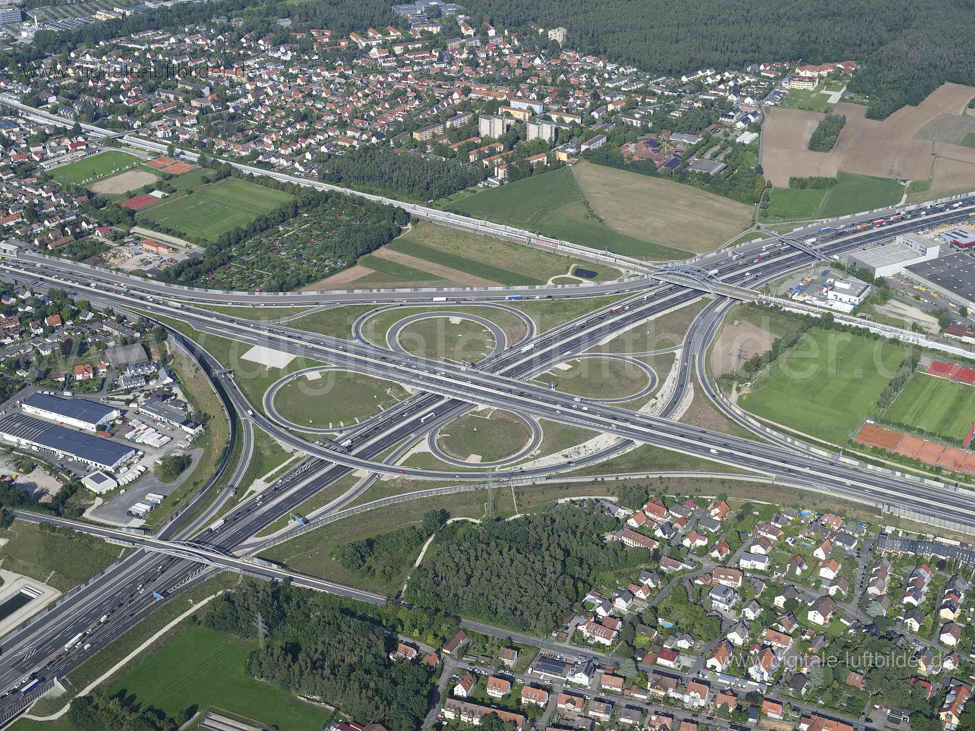 Luftaufnahme Autobahnkreuz A3 / A73 in Erlangen | Mittelfranken, Bayern