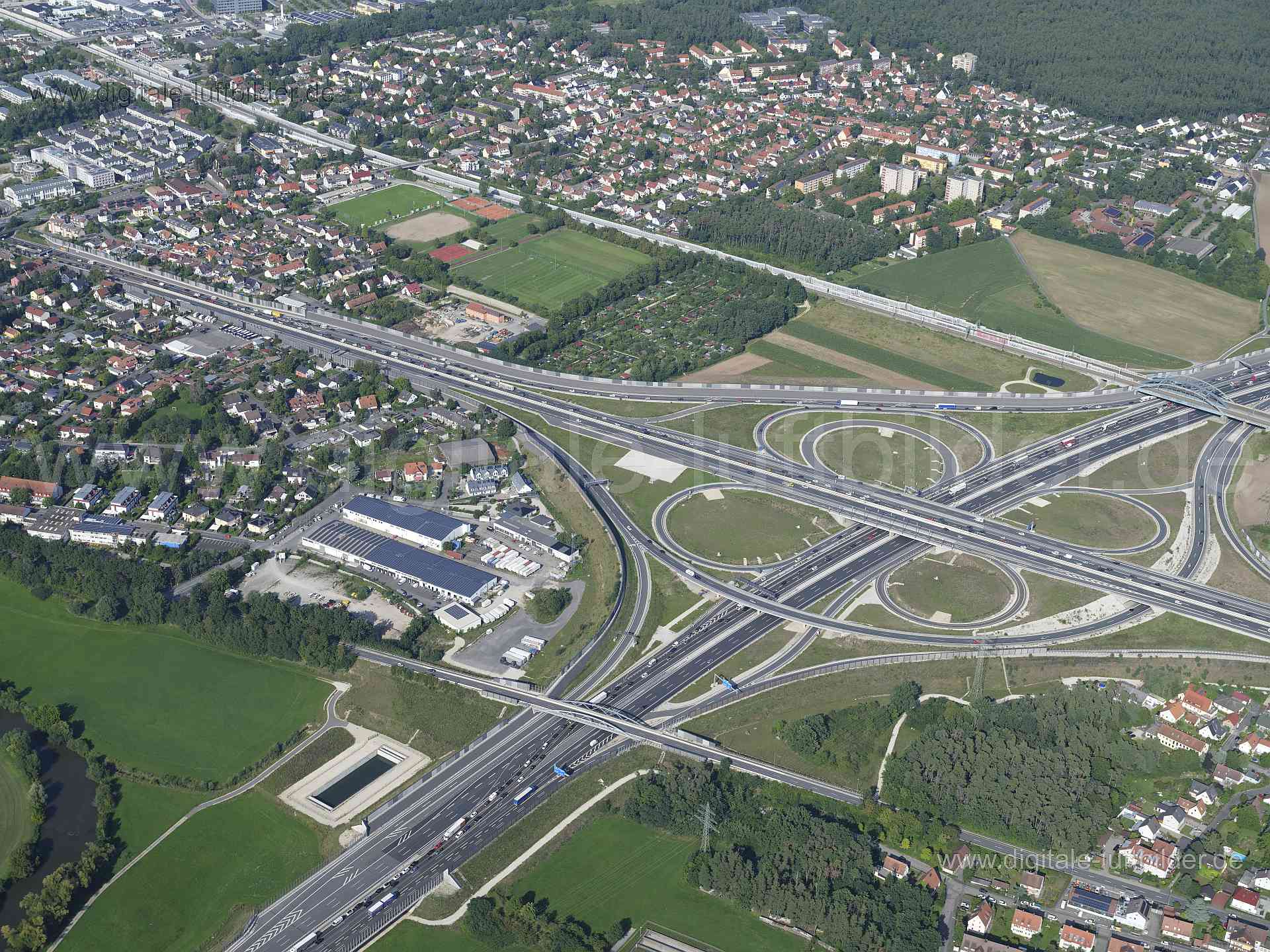 Luftaufnahme Autobahnkreuz A3 / A73 in Erlangen | Mittelfranken, Bayern