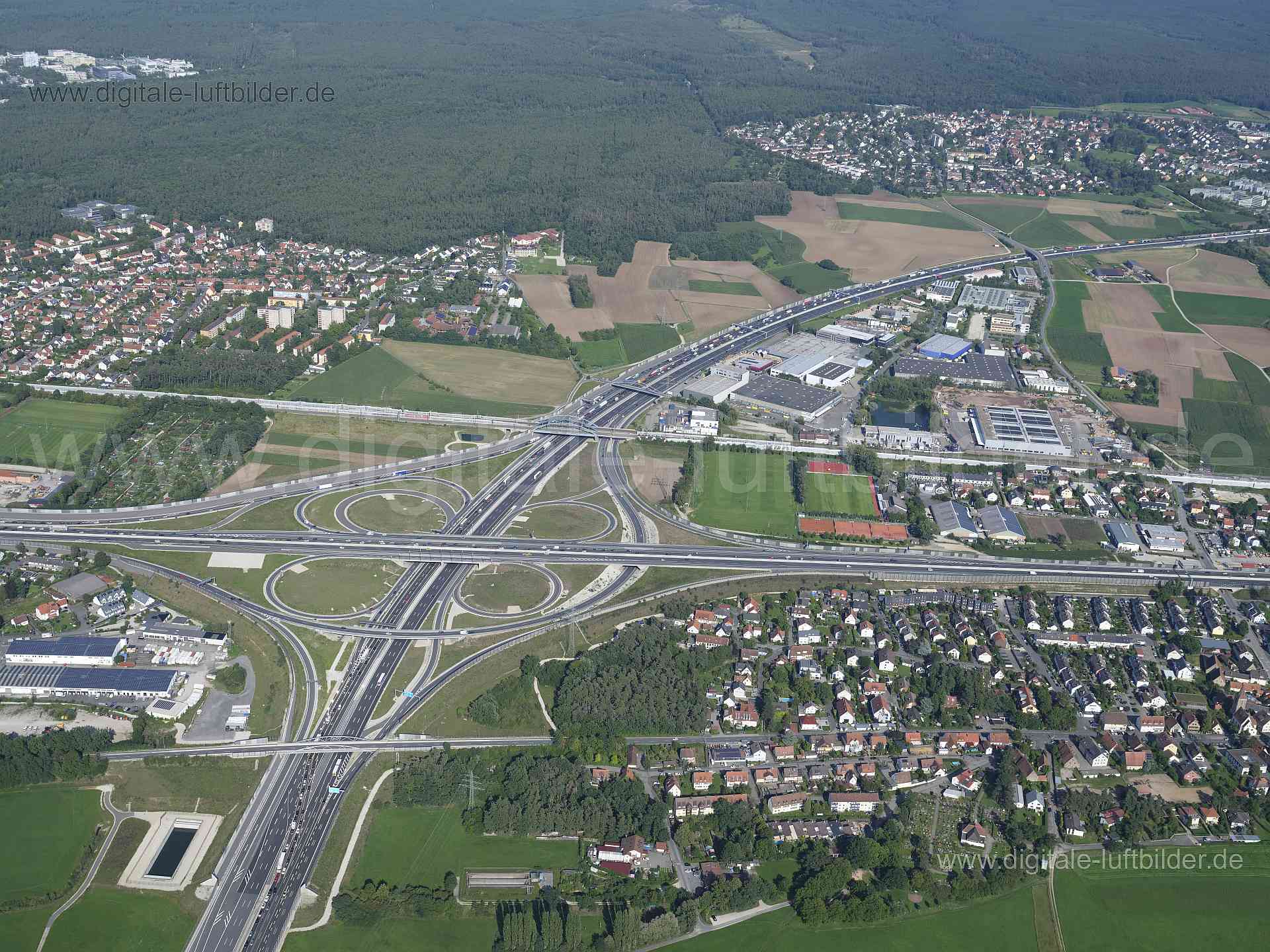 Luftaufnahme Autobahnkreuz A3 / A73 in Erlangen | Mittelfranken, Bayern
