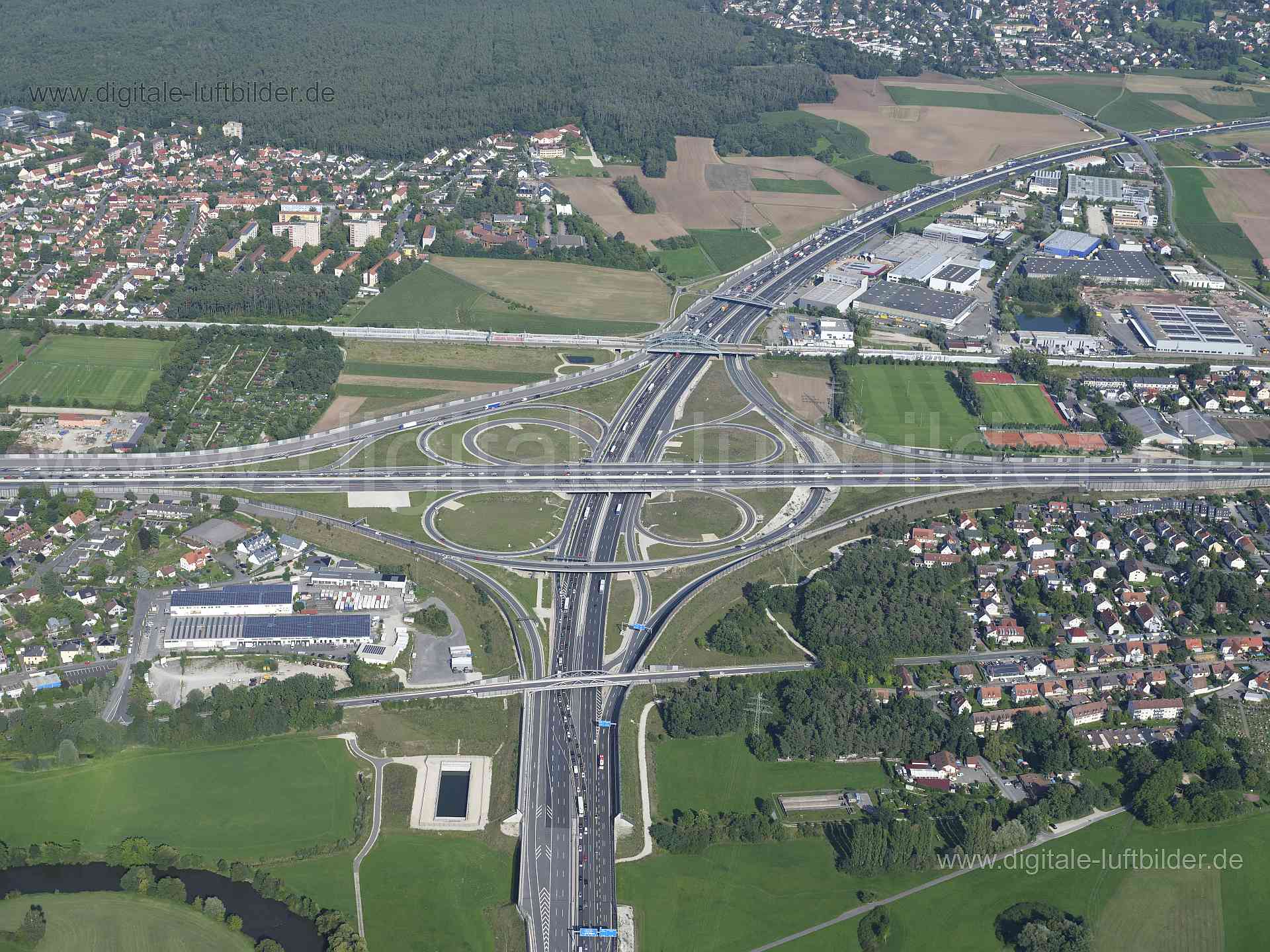 Luftaufnahme Autobahnkreuz A3 / A73 in Erlangen | Mittelfranken, Bayern