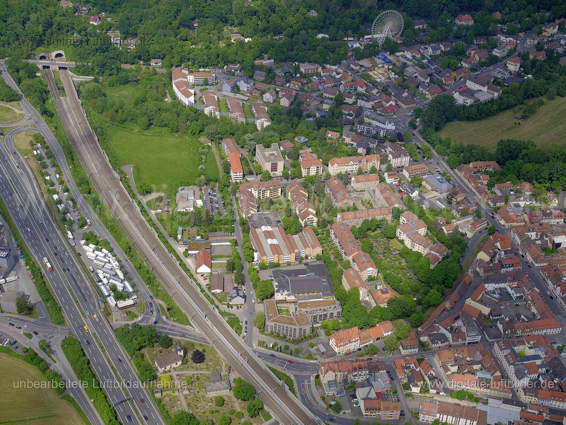 Luftbild - Erlangen, Ort: Erlangen, Tags: Erlangen Nord, Jahnturnhalle, , Bayreuther Straße, Bergstraße, Erlangen, Haagstr...