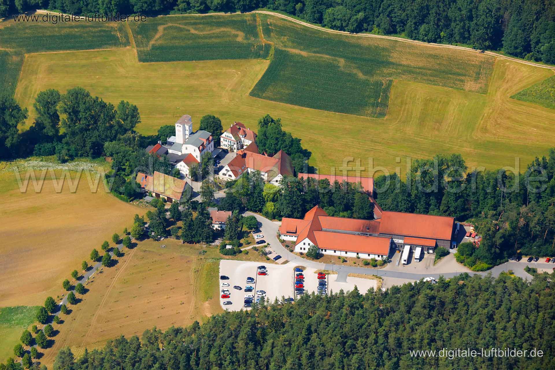 Titel: Minderleinsmühle bei Dormitz, Bildnummer: c314580, Ort / Stadt: Erlangen, (Land)Kreis: Landkreis Erlangen-Höchstadt, Regierungsbezirk: Mittelfranken, Bundesland: Bayern, Aufnahmedatum: 26.06.2019, Schlagwörter: Luftbild, Luftbilder, Luftbildfotografie, Luftaufnahme, Luftbildaufnahme, Luftfoto, Vogelperspektive, Vogelansicht, Deutschland, Schräg- und Senkrecht-Luftaufnahmen, Orthofotografie, Minderleinsmühle, Dormitz, Mühle, Minderleinsmühle bei Dormitz, Monat: Juni, Jahreszeit: Sommer, Ta