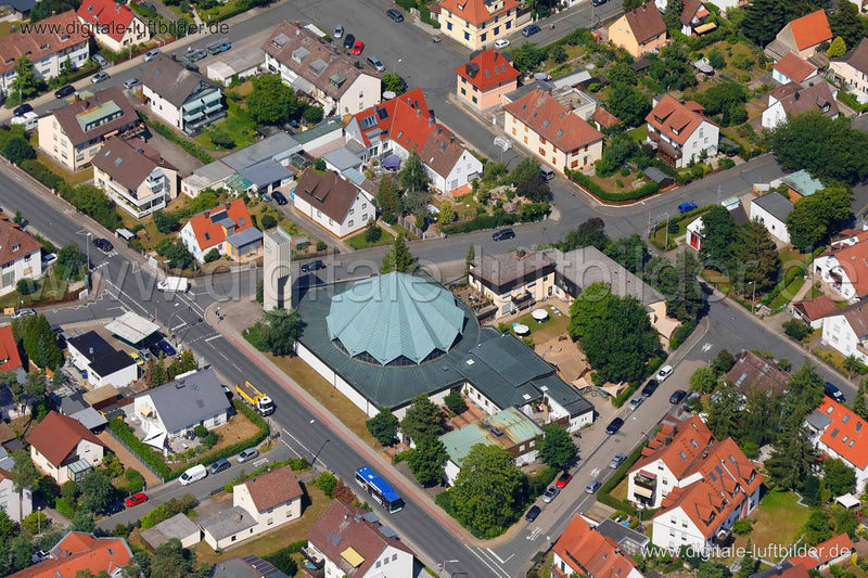 Luftaufnahme St. Heinrich Kirche in Erlangen | Mittelfranken, Bayern