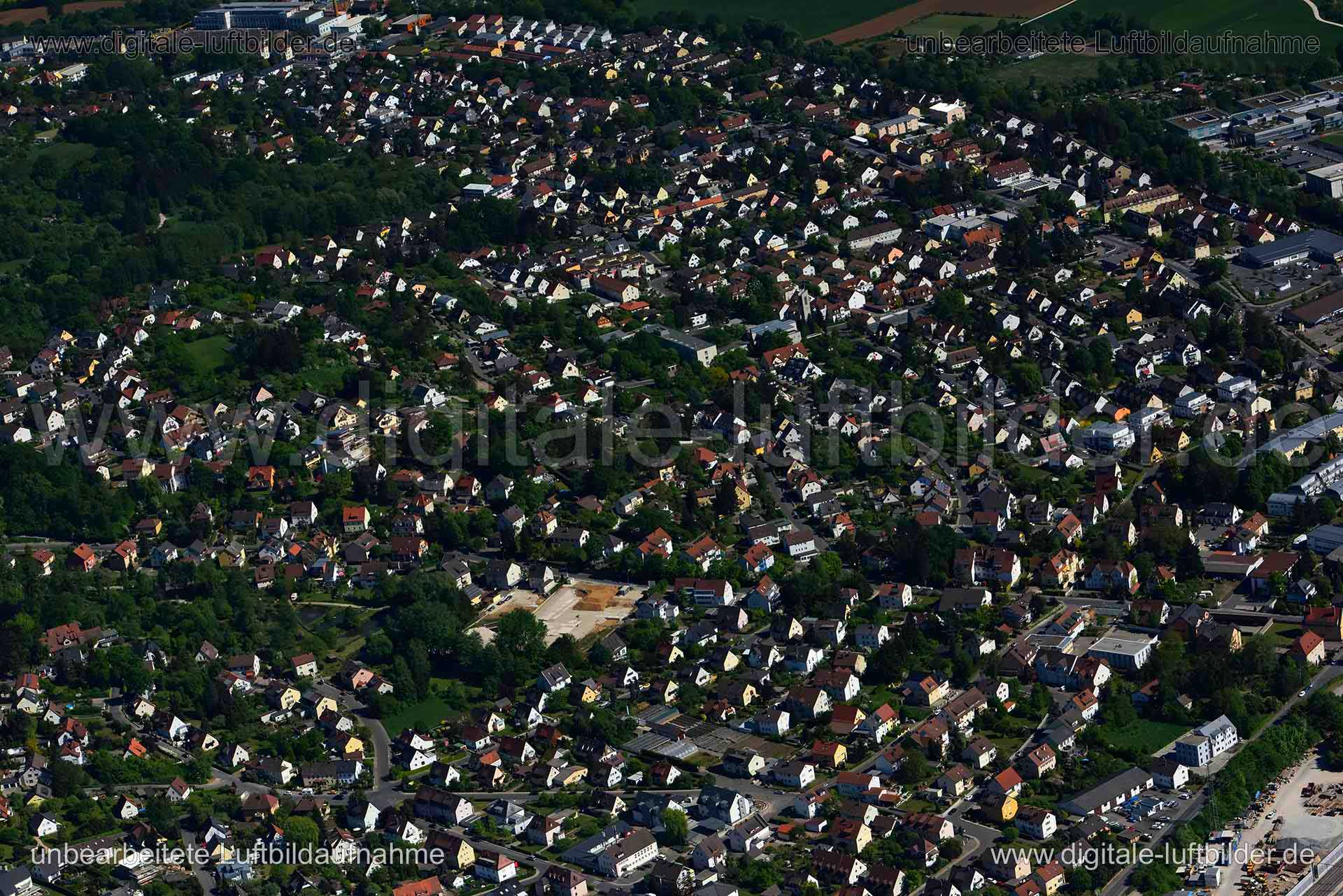 Titel: Forchheim, Bildnummer: n268340, Ort / Stadt: Forchheim, (Land)Kreis: kreisfreie Stadt Forchheim, Regierungsbezirk: Oberfranken, Bundesland: Bayern, Aufnahmedatum: 06.05.2018, Schlagwörter: Luftbild, Luftbilder, Luftbildfotografie, Luftaufnahme, Luftbildaufnahme, Luftfoto, Vogelperspektive, Vogelansicht, Deutschland, Schräg- und Senkrecht-Luftaufnahmen, Orthofotografie, 91301, Schützenstraße, Mozartstraße, Hainbrunnenstraße, Mayer-Franken-Straße, Schleifweg, Ehlersstraße, Martin-Luther-Str