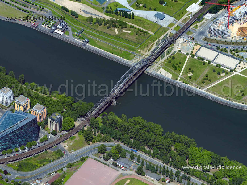 Luftaufnahme Deutschherrnbrücke in Frankfurt am Main | Darmstadt, Hessen