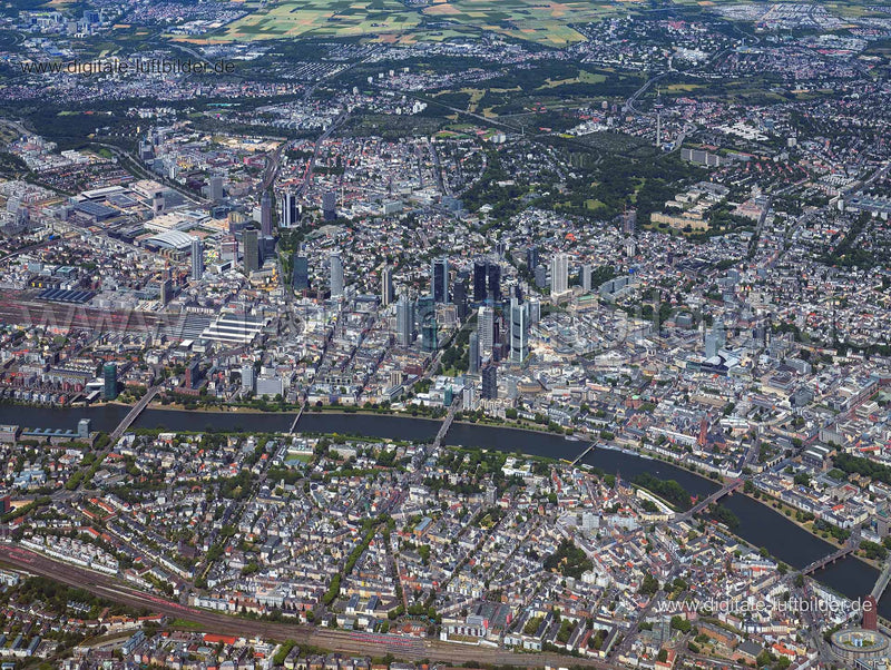 Luftaufnahme Skyline in Frankfurt am Main | Darmstadt, Hessen