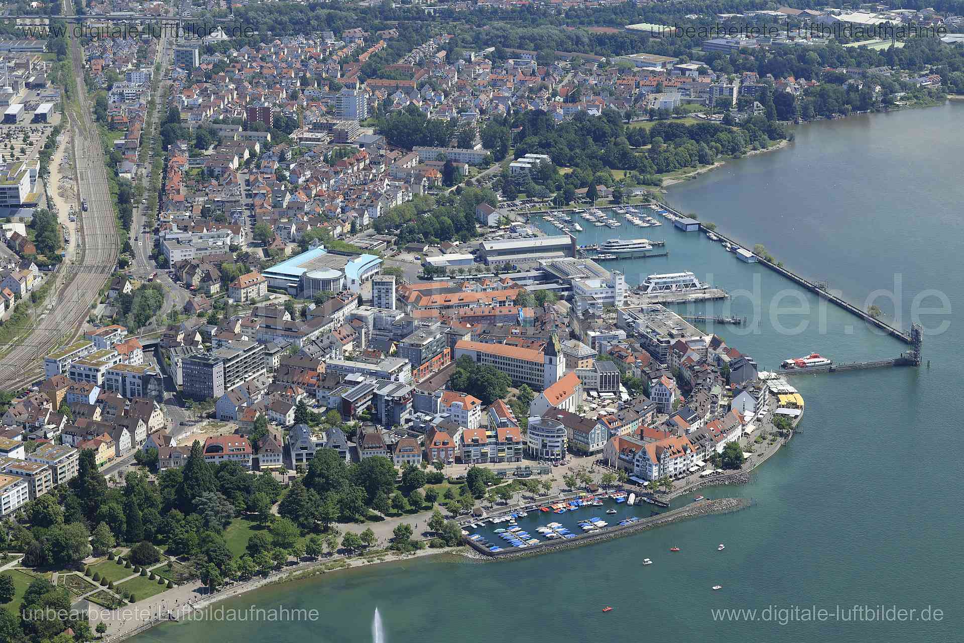 Luftbild - Uferpromenade Friedrichshafen, Ort: Friedrichshafen, Tags: Uferpromenade, Bodensee, ...