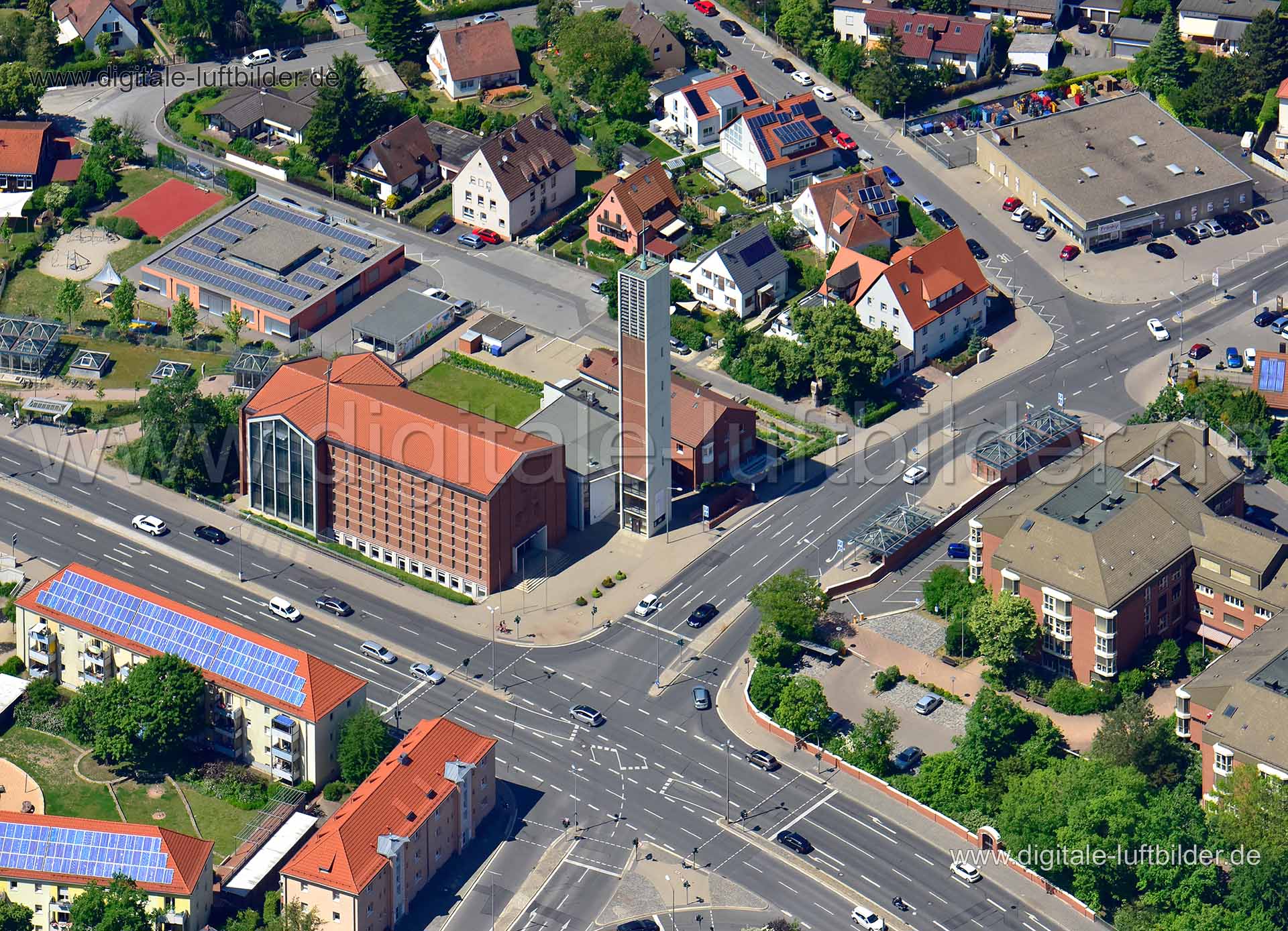 Luftaufnahme Christkönig Kirche in Fürth | Mittelfranken, Bayern