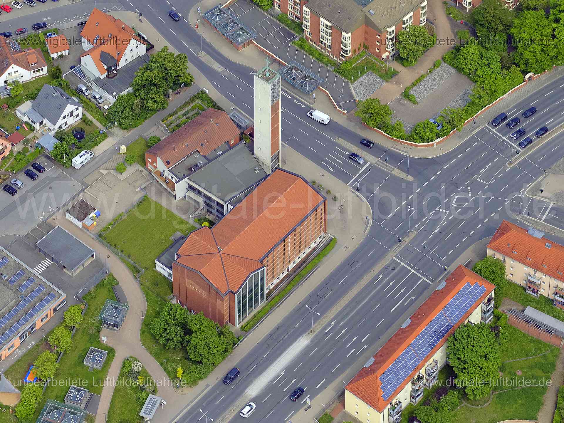 Luftbild - Christkönigkirche, Ort: Fürth, Tags: Christkönigkirche, Kirche, Eigenes Heim, , Friedrich-Ebert-Straße, Fürth...