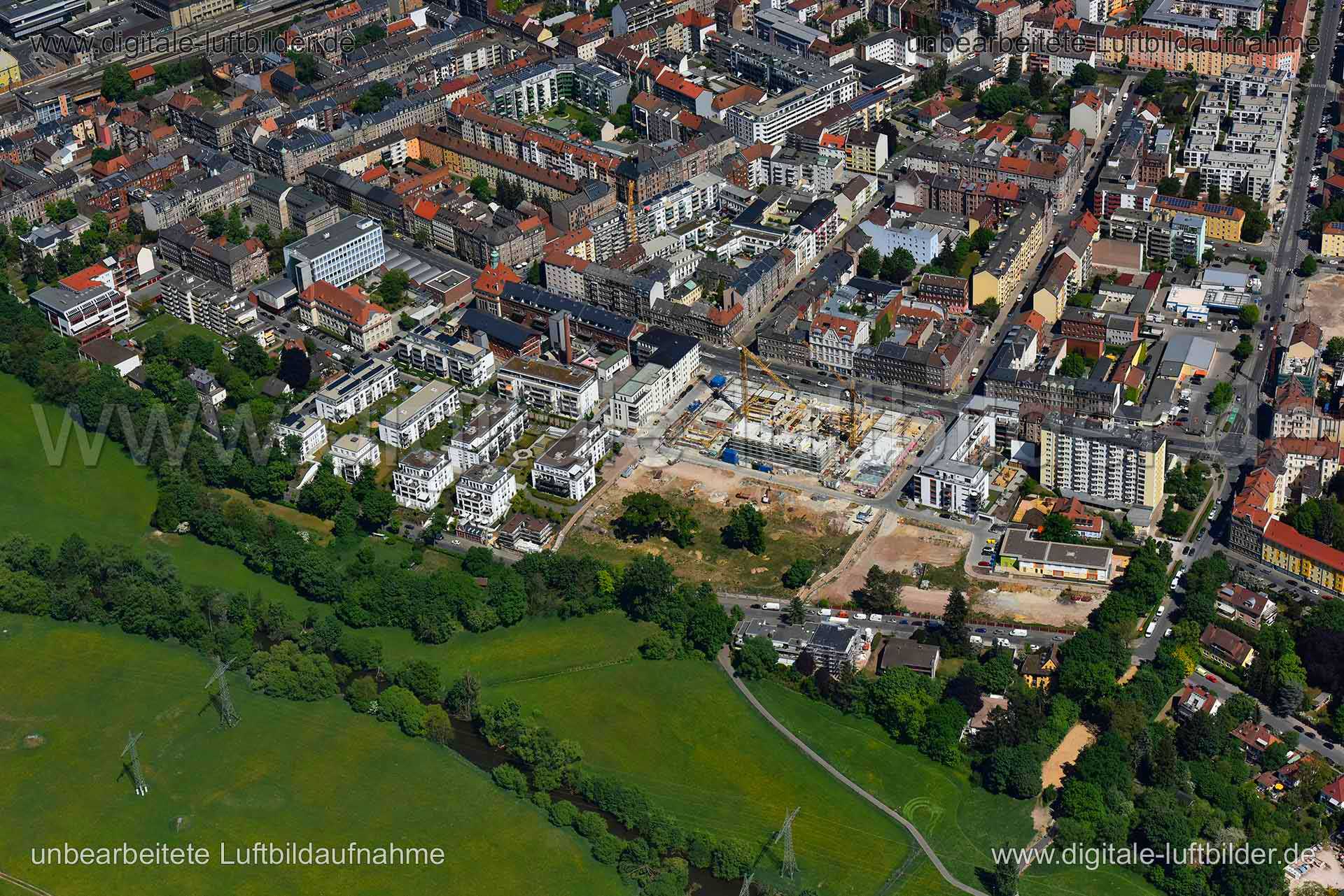 Titel: Fürth, Bildnummer: n264830, Ort / Stadt: Fürth, (Land)Kreis: kreisfreie Stadt Fürth, Regierungsbezirk: Mittelfranken, Bundesland: Bayern, Aufnahmedatum: 06.05.2018, Schlagwörter: Luftbild, Luftbilder, Luftbildfotografie, Luftaufnahme, Luftbildaufnahme, Luftfoto, Vogelperspektive, Vogelansicht, Deutschland, Schräg- und Senkrecht-Luftaufnahmen, Orthofotografie, 90763, Schwabacher Straße, Ludwigstraße, Kaiserstraße, Kornstraße, Fichtenstraße, Holzstraße, Amalienstraße, Neumannstraße, Daniel-