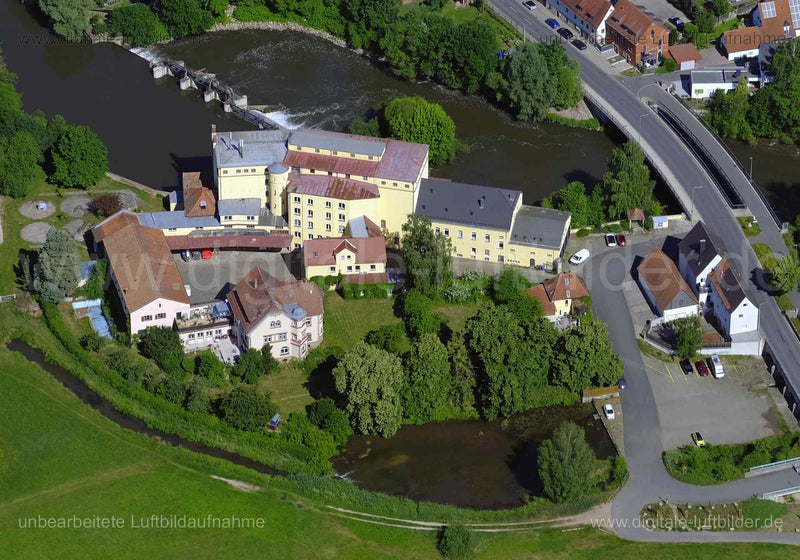 Titel: Kunstmühle, Bildnummer: f480171, Ort / Stadt: Fürth, (Land)Kreis: kreisfreie Stadt Fürth, Regierungsbezirk: Mittelfranken, Bundesland: Bayern, Aufnahmedatum: 14.06.2022, Schlagwörter: Luftbild, Luftbilder, Luftbildfotografie, Luftaufnahme, Luftbildaufnahme, Luftfoto, Luftbildarchiv, Luftbildsuche, Vogelperspektive, Vogelansicht, Deutschland, , Vach, Regnitz, Kunstmühle, Monat: Juni, Jahreszeit: Sommer, Tageszeit: Vormittag / Mittag, Jahr: 2022, Flug ID: 20220614, Bildstatus: farblich ange