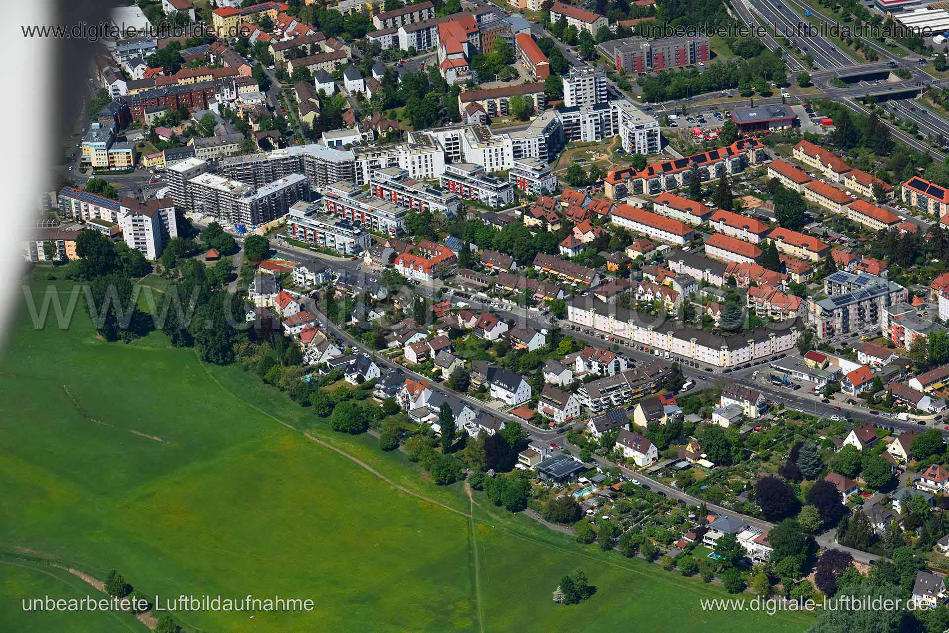 Titel: Kutzerstraße, Bildnummer: n264490, Ort / Stadt: Fürth, (Land)Kreis: kreisfreie Stadt Fürth, Regierungsbezirk: Mittelfranken, Bundesland: Bayern, Aufnahmedatum: 06.05.2018, Schlagwörter: Luftbild, Luftbilder, Luftbildfotografie, Luftaufnahme, Luftbildaufnahme, Luftfoto, Vogelperspektive, Vogelansicht, Deutschland, Schräg- und Senkrecht-Luftaufnahmen, Orthofotografie, 90765, Am Kavierlein, Georgenstraße, Wiesenstraße, Espanstraße, Kriegerheimstraße, Widderstraße, Espan, Wiesengrund, Kutzers