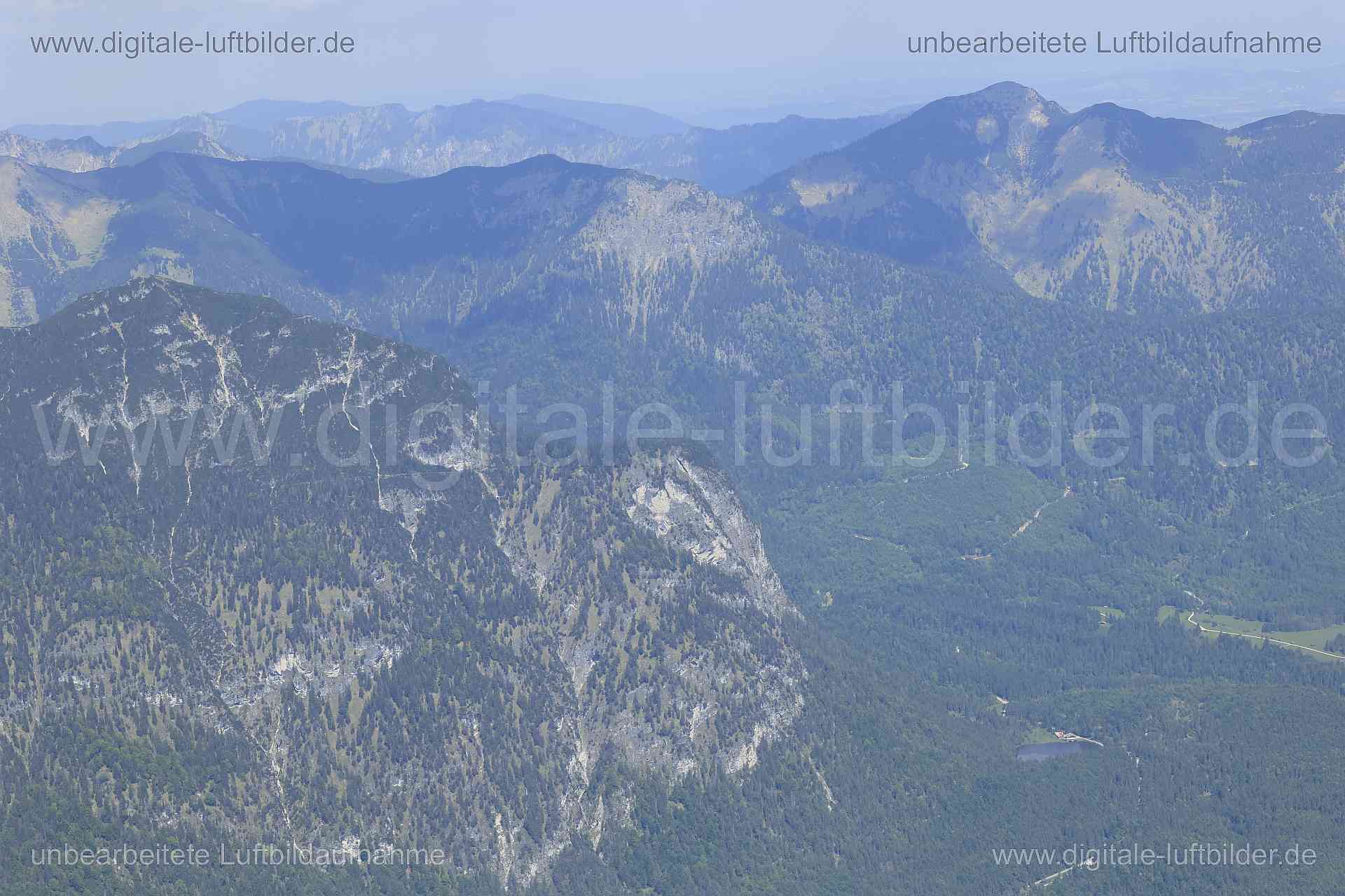 Luftaufnahme Alpen in Garmisch-Partenkirchen | Oberbayern, Bayern