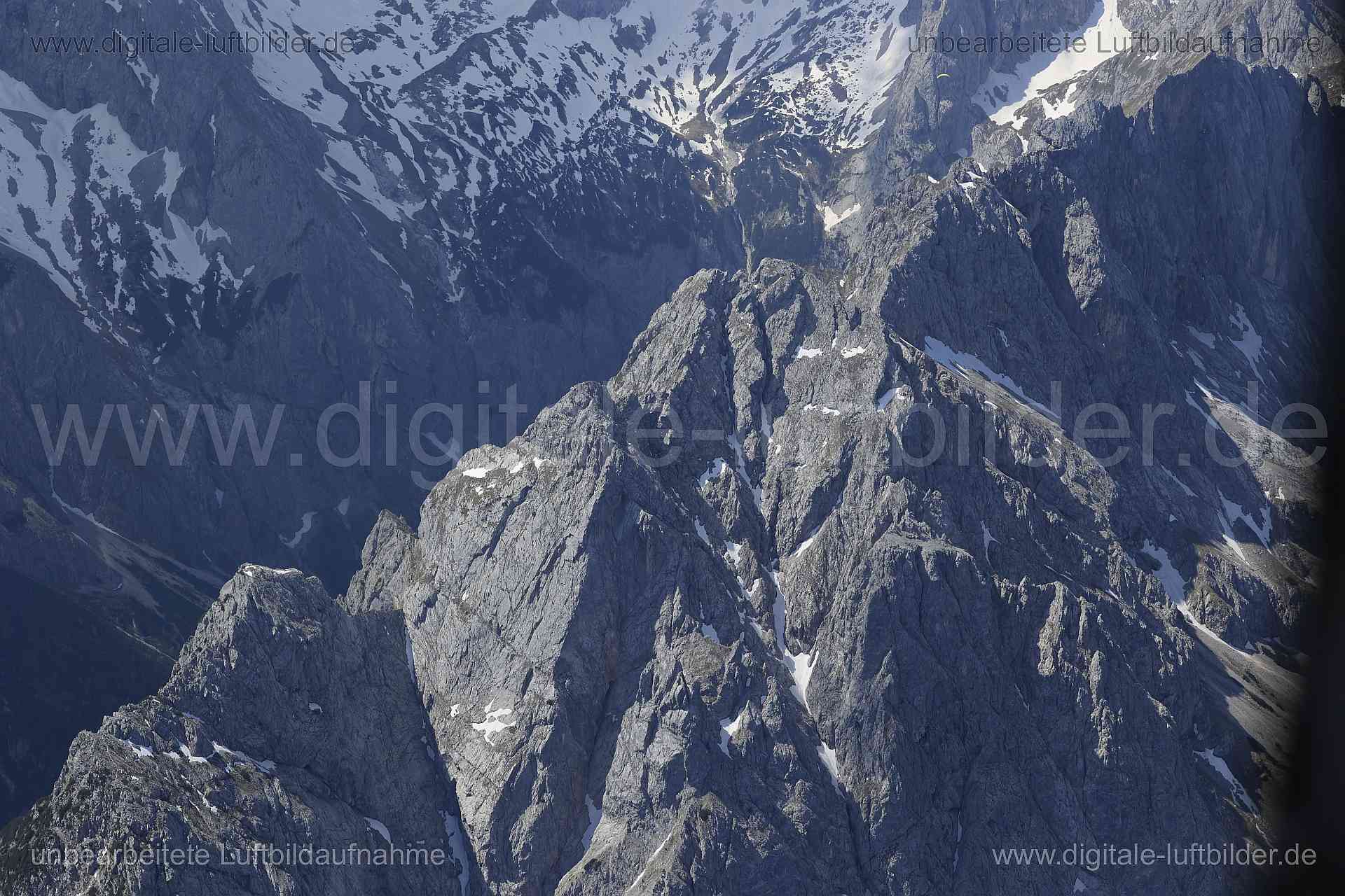 Luftaufnahme Alpen in Garmisch-Partenkirchen | Oberbayern, Bayern